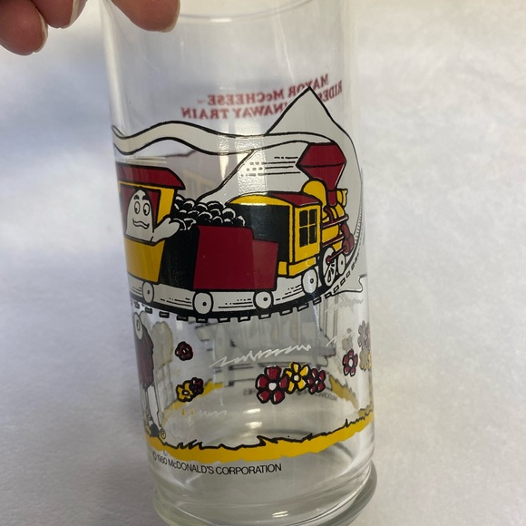 1980 MCDONALDS ADVENTURE SERIES MAYOR MCCHEESE DRINKING GLASS Collectible - Picture 7 of 14